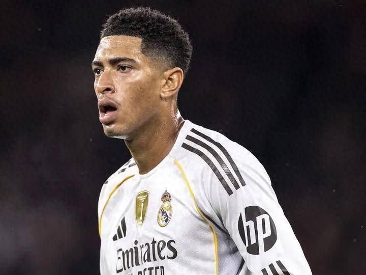 西甲第15轮分析：皇马VS塞尔塔：银河战舰主场迎战客场龙，谁能笑到最后？